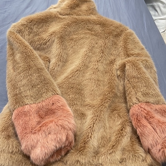 Girls zara faux fur coat size 10 - Picture 4 of 4